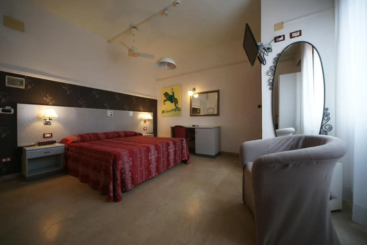 Hotel Liberty Viareggio 3*,