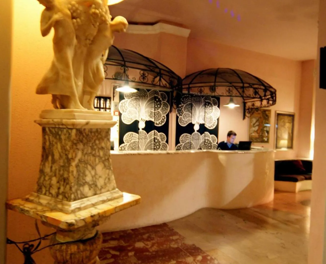 Hotel Liberty Viareggio 3*,  Italy